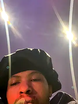 Snapshot of BlueIceCube chatting on 09-17-25, 07:27 BlueIceCube online show from 09-17-25, 07:27