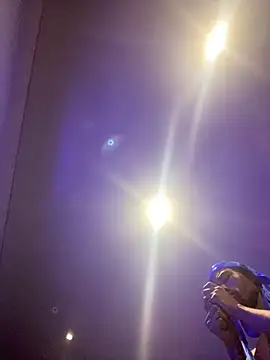 Snapshot of BlueIceCube chatting on 10-03-25, 03:52 BlueIceCube online show from 10-03-25, 03:52