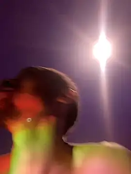 Snapshot of BlueIceCube chatting on 10-05-25, 07:15 BlueIceCube online show from 10-05-25, 07:15