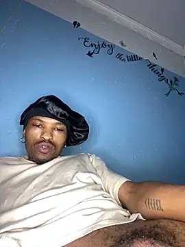 Snapshot of BlueIceCube chatting on 12-22-24, 11:20 BlueIceCube online show from 12-22-24, 11:20