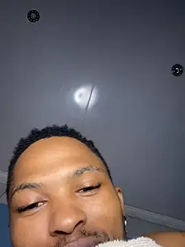 Snapshot of BlueIceCube chatting on 01-15-25, 04:36 BlueIceCube online show from 01-15-25, 04:36