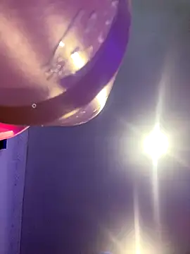 Snapshot of BlueIceCube chatting on 10-04-25, 09:33 BlueIceCube online show from 10-04-25, 09:33