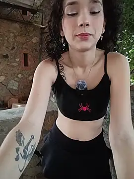 sweet outdoor charm online show from 07-19-26, 03:53