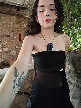 sweet outdoor charm online show from 06-26-26, 03:40