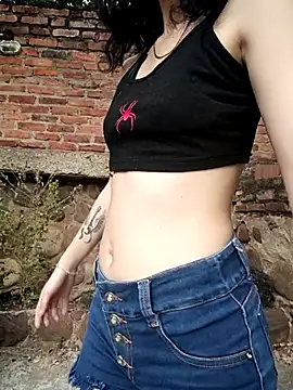 sweet outdoor charm online show from 03-12-26, 07:51