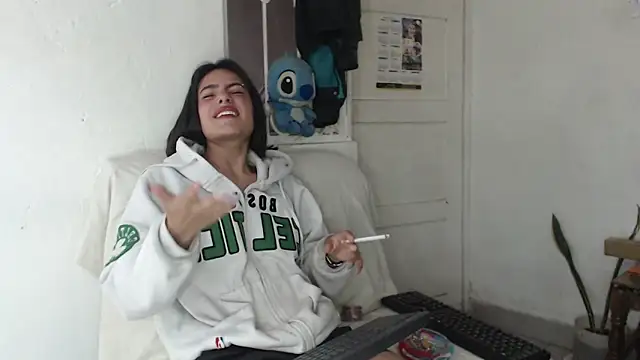 Snapshot of skinny_sweet2411 chatting on 10-03-25, 07:48 skinny sweet2411 online show from 10-03-25, 07:48