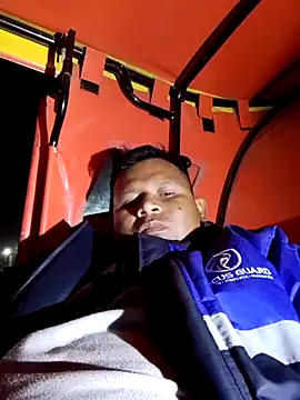 Snapshot of zeta29 chatting on 11-05-25, 04:26 zeta29 online show from 11-05-25, 04:26