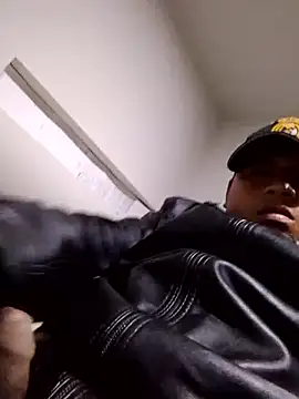 Snapshot of zeta29 chatting on 09-21-25, 08:30 zeta29 online show from 09-21-25, 08:30