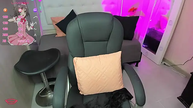 Snapshot of EMALINDA__HILSS chatting on 02-03-25, 01:19 EMALINDA HILSS online show from 02-03-25, 01:19