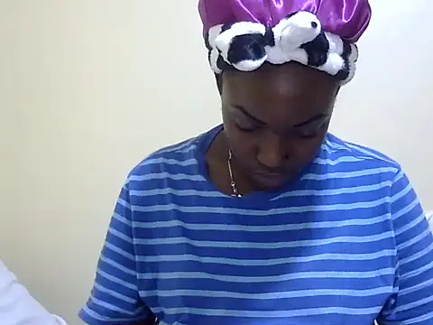 Snapshot of Chichii- chatting on 01-05-25, 01:13 Chichii- online show from 01-05-25, 01:13