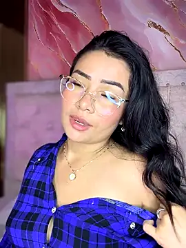 Snapshot of Rousse_blue chatting on 09-18-25, 03:20 Rousse blue online show from 09-18-25, 03:20