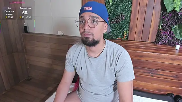 Edward max online show from 03-25-26, 03:28