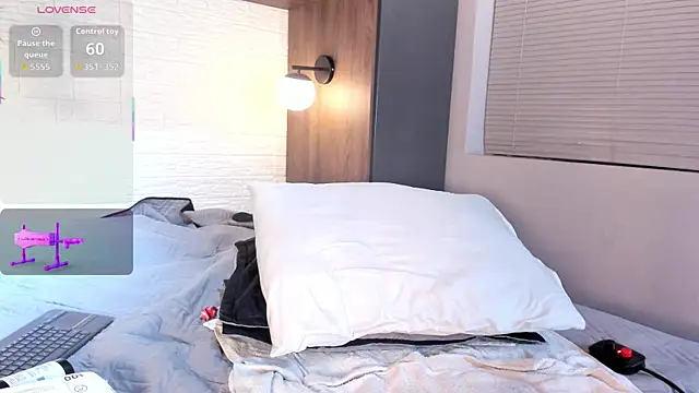 Edward max online show from 12-19-25, 04:05