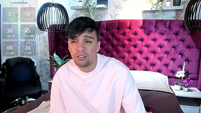 Edward max online show from 12-23-25, 03:50