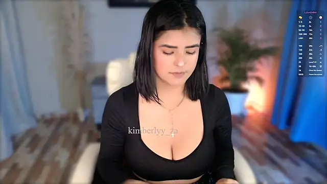 Snapshot of kim_zaratte chatting on 09-25-25, 01:11 kim zaratte online show from 09-25-25, 01:11