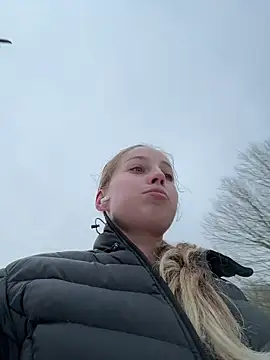 Snapshot of Hr_Frk_Olsen chatting on 02-07-26, 02:25 Hr Frk Olsen online show from 02-07-26, 02:25