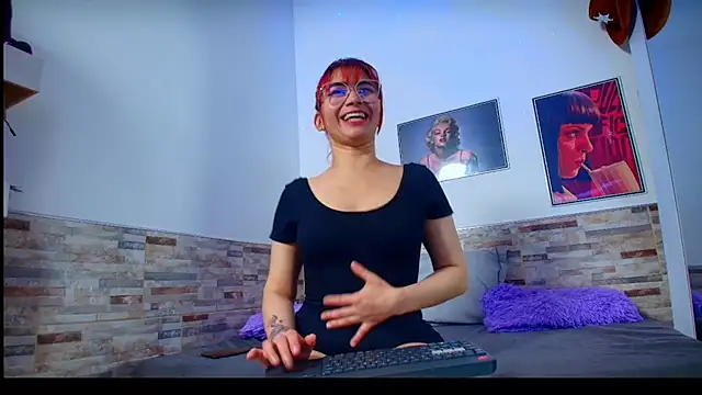 Melannytaylor online show from 12-18-25, 11:52