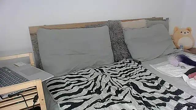 cat woman BD online show from 11-03-25, 05:49