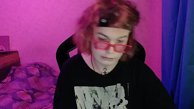 Steve Mi online show from 10-31-25, 05:42