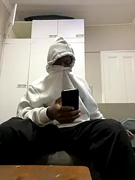 Mischevous T69 online show from 09-28-25, 08:16