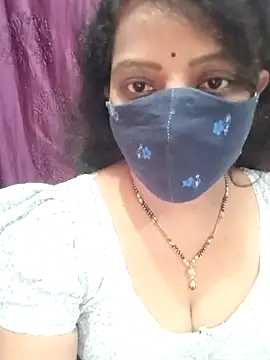 Snapshot of Manisha-Love chatting on 10-20-25, 08:48 Manisha-Love online show from 10-20-25, 08:48