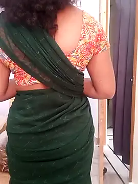 Snapshot of Manisha-Love chatting on 02-21-25, 06:29 Manisha-Love online show from 02-21-25, 06:29