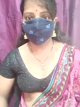 Snapshot of Manisha-Love chatting on 10-07-25, 04:02 Manisha-Love online show from 10-07-25, 04:02