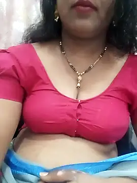 Snapshot of Manisha-Love chatting on 01-21-25, 01:32 Manisha-Love online show from 01-21-25, 01:32