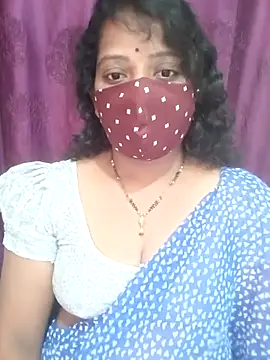 Snapshot of Manisha-Love chatting on 10-11-25, 04:02 Manisha-Love online show from 10-11-25, 04:02