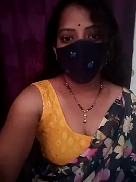 Snapshot of Manisha-Love chatting on 10-14-25, 04:46 Manisha-Love online show from 10-14-25, 04:46