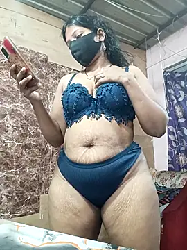 queensenorita online show from 10-31-25, 07:27