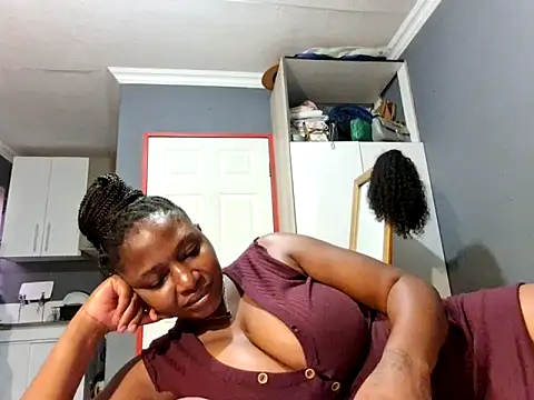 Snapshot of EbonyRose9 chatting on 02-18-25, 01:22 EbonyRose9 online show from 02-18-25, 01:22