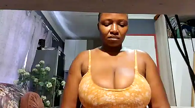 Snapshot of EbonyRose9 chatting on 03-15-25, 10:24 EbonyRose9 online show from 03-15-25, 10:24