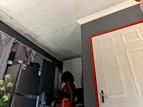Snapshot of EbonyRose9 chatting on 09-16-25, 07:42 EbonyRose9 online show from 09-16-25, 07:42