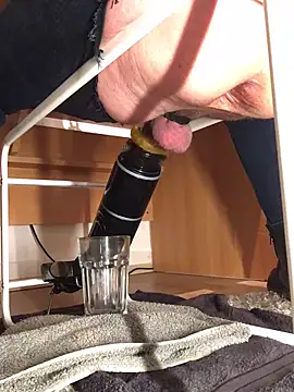 Snapshot of Inseminator69 chatting on 11-26-25, 06:35 Inseminator69 online show from 11-26-25, 06:35