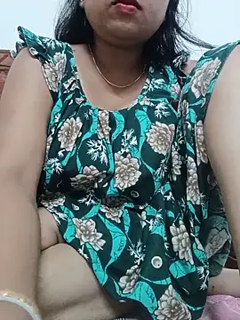 Snapshot of Priya_2222 chatting on 06-06-26, 07:41 Priya 2222 online show from 06-06-26, 07:41