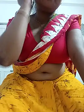 Snapshot of Priya_2222 chatting on 05-12-26, 06:36 Priya 2222 online show from 05-12-26, 06:36
