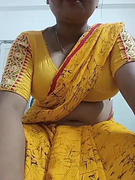 Snapshot of Priya_2222 chatting on 06-08-26, 07:36 Priya 2222 online show from 06-08-26, 07:36