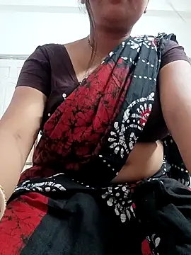 Snapshot of Priya_2222 chatting on 05-11-26, 05:54 Priya 2222 online show from 05-11-26, 05:54