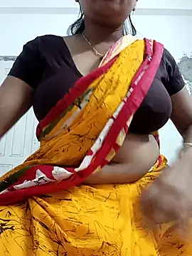 Snapshot of Priya_2222 chatting on 04-21-26, 07:20 Priya 2222 online show from 04-21-26, 07:20