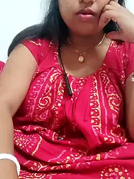 Snapshot of Priya_2222 chatting on 02-08-25, 06:11 Priya 2222 online show from 02-08-25, 06:11