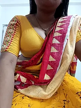 Snapshot of Priya_2222 chatting on 04-18-26, 07:07 Priya 2222 online show from 04-18-26, 07:07