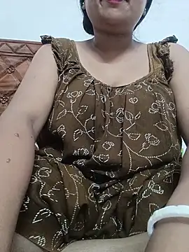 Snapshot of Priya_2222 chatting on 06-17-26, 07:35 Priya 2222 online show from 06-17-26, 07:35