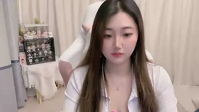 Snapshot of Stars_Elyn chatting on 12-04-24, 12:19 Stars Elyn online show from 12-04-24, 12:19