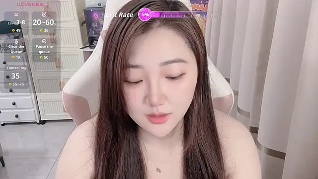 Snapshot of Stars_Elyn chatting on 05-27-26, 12:45 Stars Elyn online show from 05-27-26, 12:45