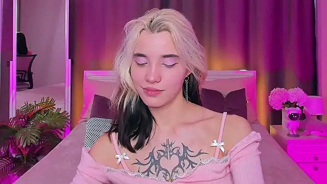 Snapshot of as1an_girlfriend chatting on 03-13-25, 06:16 as1an girlfriend online show from 03-13-25, 06:16