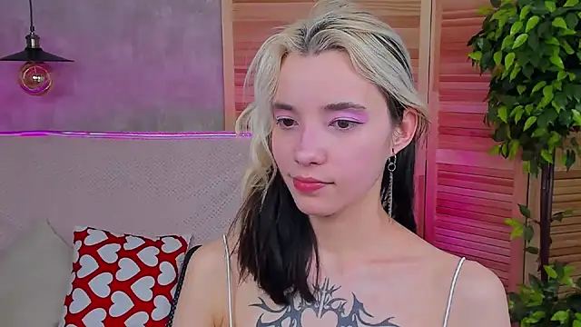 Snapshot of as1an_girlfriend chatting on 03-11-25, 12:39 as1an girlfriend online show from 03-11-25, 12:39