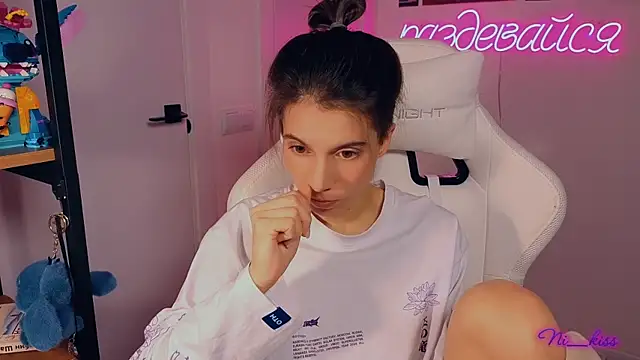  ni kiss online show from 10-04-25, 05:25