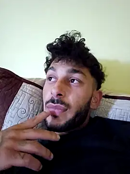 Snapshot of Iulianmarius12 chatting on 05-09-26, 01:14 Iulianmarius12 online show from 05-09-26, 01:14