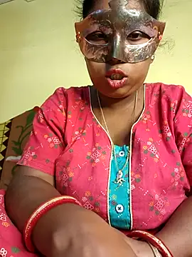 Snapshot of tinabhabhi chatting on 10-22-25, 11:09 tinabhabhi online show from 10-22-25, 11:09